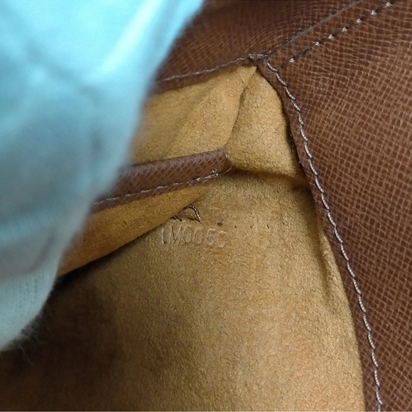 Authentic Louis Vuitton Musette Salsa - Picture 8 of 10